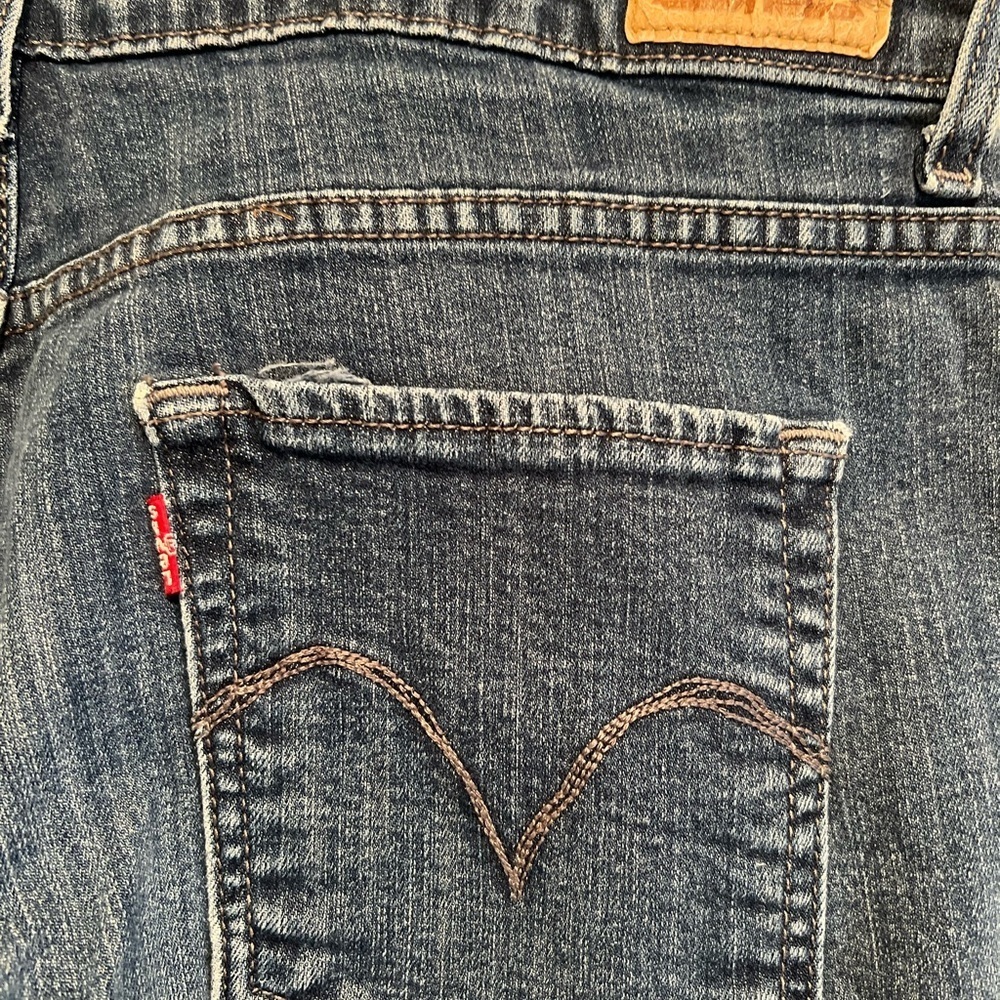 Levi’s red label jeans. Mid rise skinny jeans. Size 16. - Picture 3 of 6